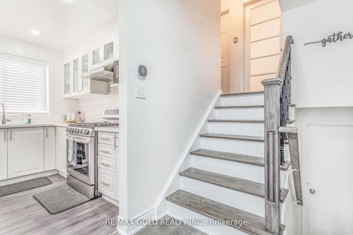 Photo 12 at 36 Garfield Crescent, Brampton North, Brampton