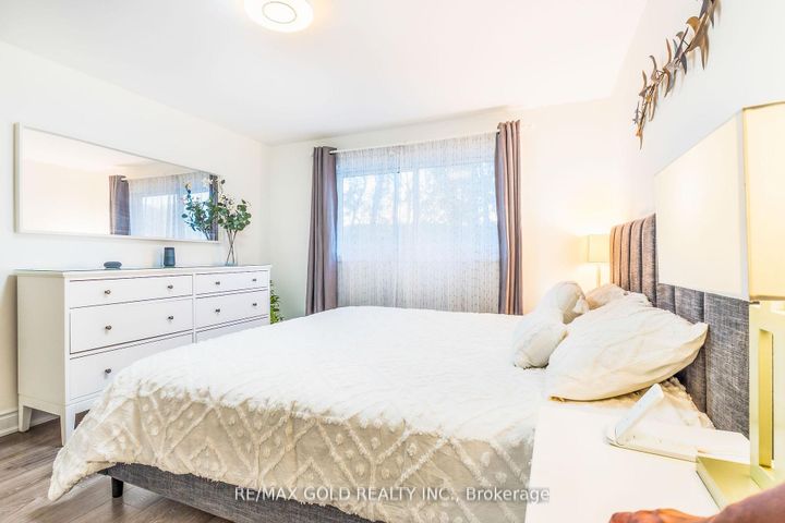 Photo 19 at 36 Garfield Crescent, Brampton North, Brampton