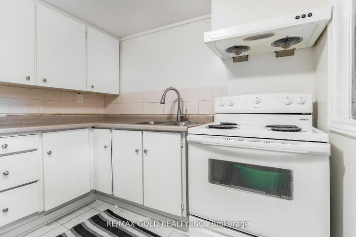 Photo 30 at 36 Garfield Crescent, Brampton North, Brampton
