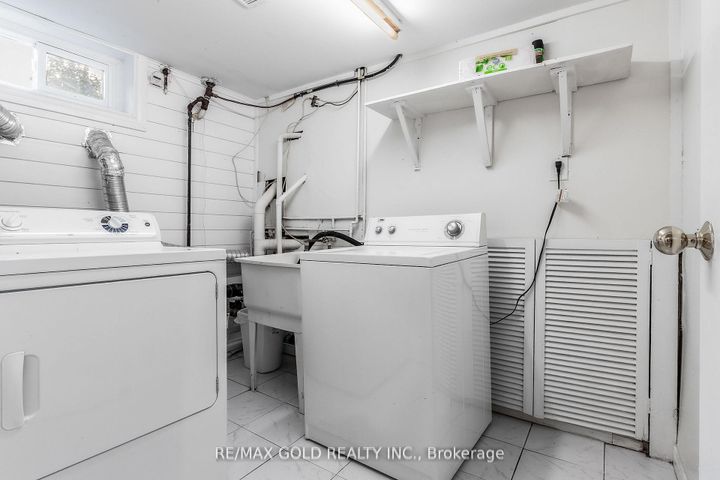Photo 34 at 36 Garfield Crescent, Brampton North, Brampton