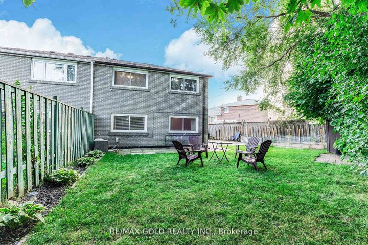 Photo 36 at 36 Garfield Crescent, Brampton North, Brampton