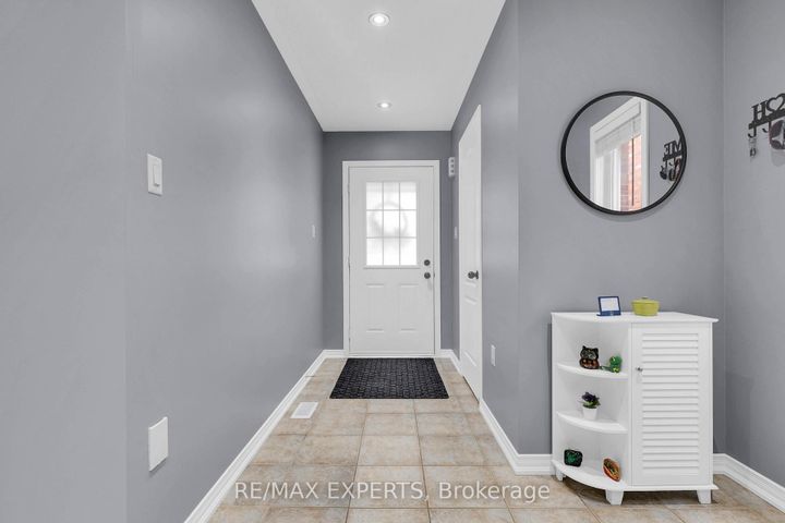 Photo 3 at 43 Carter Street, Bradford, Bradford West Gwillimbury