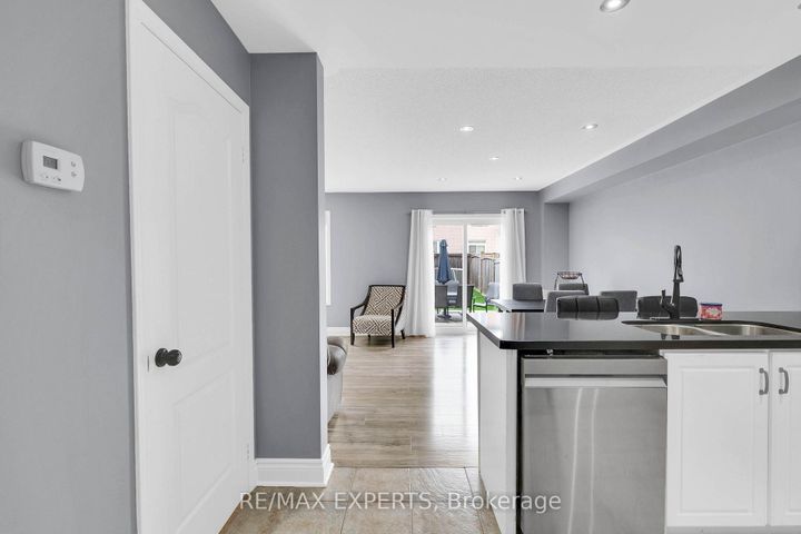 Photo 5 at 43 Carter Street, Bradford, Bradford West Gwillimbury