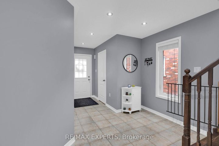Photo 6 at 43 Carter Street, Bradford, Bradford West Gwillimbury