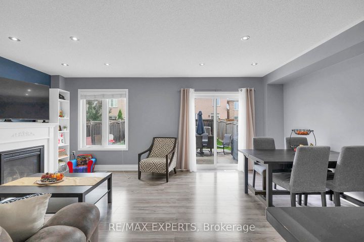 Photo 7 at 43 Carter Street, Bradford, Bradford West Gwillimbury