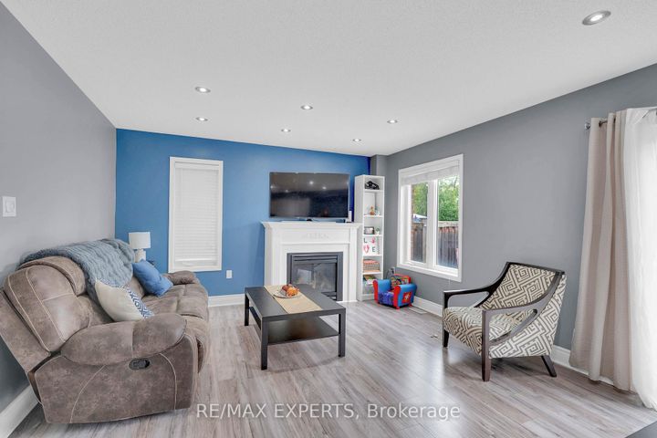 Photo 10 at 43 Carter Street, Bradford, Bradford West Gwillimbury