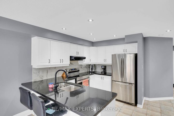 Photo 13 at 43 Carter Street, Bradford, Bradford West Gwillimbury