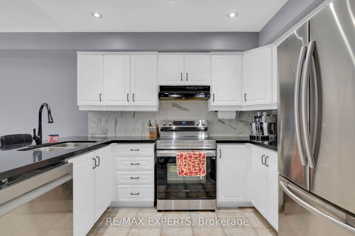 Photo 14 at 43 Carter Street, Bradford, Bradford West Gwillimbury