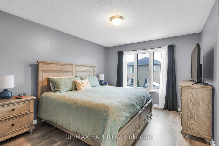 Photo 19 at 43 Carter Street, Bradford, Bradford West Gwillimbury