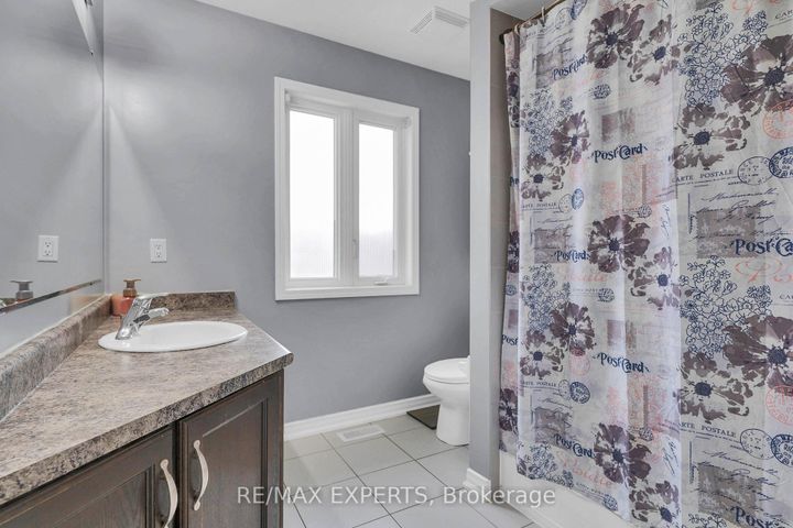 Photo 22 at 43 Carter Street, Bradford, Bradford West Gwillimbury