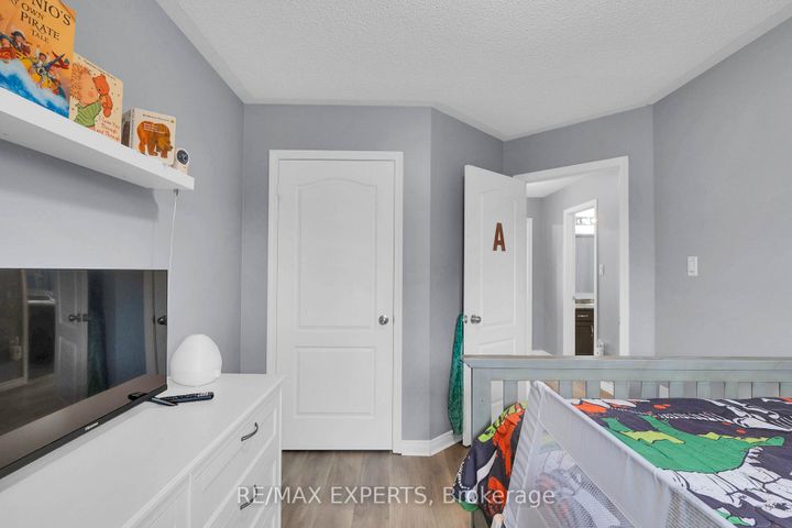 Photo 26 at 43 Carter Street, Bradford, Bradford West Gwillimbury