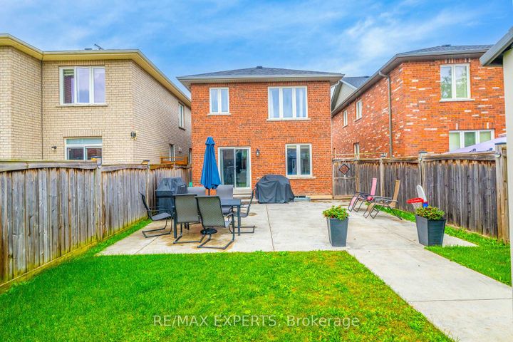 Photo 29 at 43 Carter Street, Bradford, Bradford West Gwillimbury