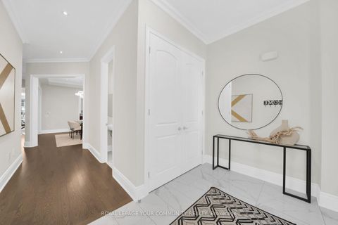 Photo 6 at 61 Ross Vennare Crescent, Kleinburg, Vaughan