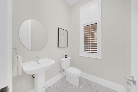 Photo 8 at 61 Ross Vennare Crescent, Kleinburg, Vaughan