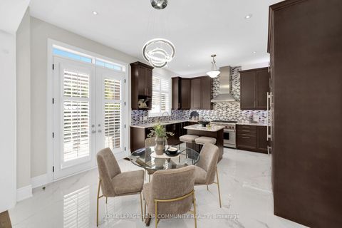 Photo 16 at 61 Ross Vennare Crescent, Kleinburg, Vaughan