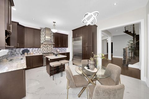 Photo 18 at 61 Ross Vennare Crescent, Kleinburg, Vaughan