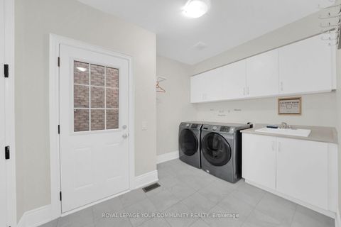 Photo 26 at 61 Ross Vennare Crescent, Kleinburg, Vaughan