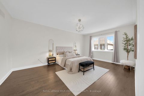 Photo 30 at 61 Ross Vennare Crescent, Kleinburg, Vaughan
