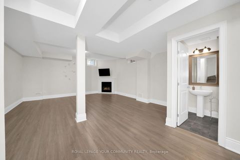 Photo 36 at 61 Ross Vennare Crescent, Kleinburg, Vaughan