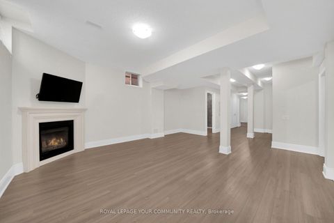 Photo 38 at 61 Ross Vennare Crescent, Kleinburg, Vaughan