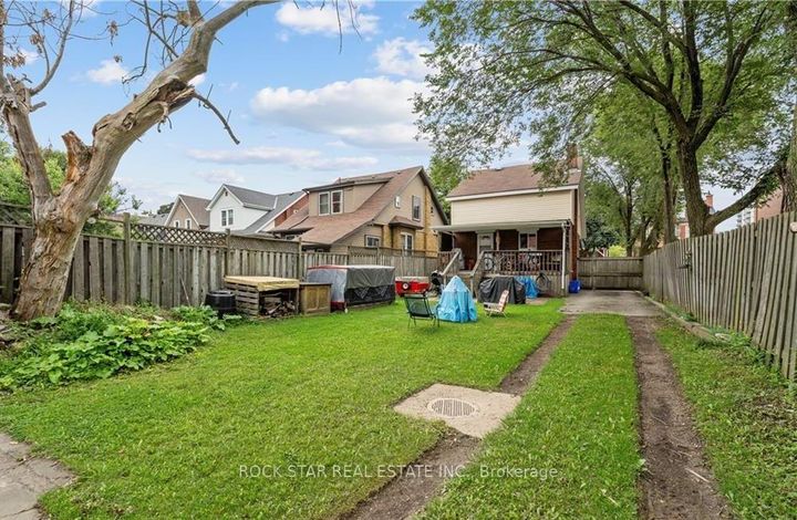 Photo 13 at 34 Cliff Avenue, Eastmount, Hamilton