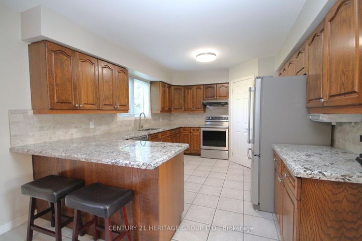 Photo 5 at 306 Simcoe Road, Bradford, Bradford West Gwillimbury