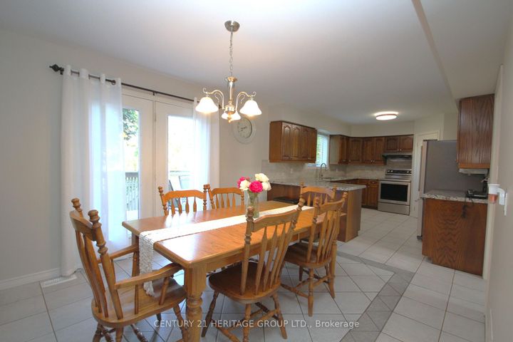 Photo 6 at 306 Simcoe Road, Bradford, Bradford West Gwillimbury