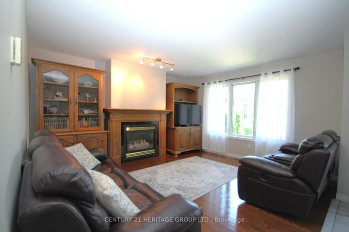 Photo 7 at 306 Simcoe Road, Bradford, Bradford West Gwillimbury