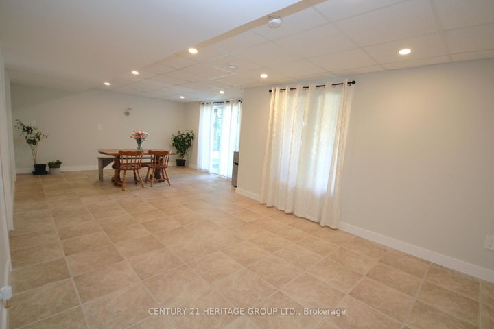 Photo 8 at 306 Simcoe Road, Bradford, Bradford West Gwillimbury