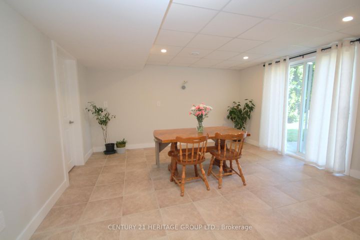 Photo 10 at 306 Simcoe Road, Bradford, Bradford West Gwillimbury