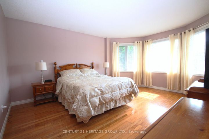 Photo 14 at 306 Simcoe Road, Bradford, Bradford West Gwillimbury