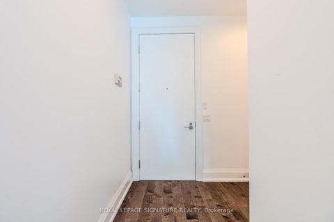 Photo 2 at 305 - 88 Davenport Road, Annex, Toronto