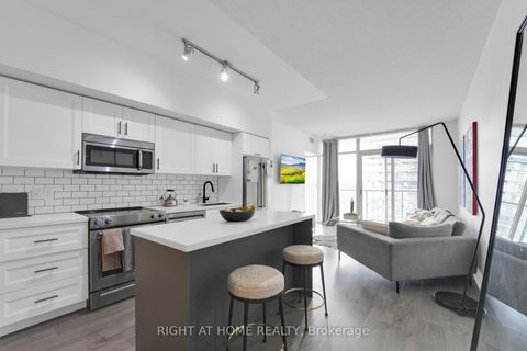 Photo 3 at 1414 - 105 THE QUEENSWAY, Swansea, Toronto