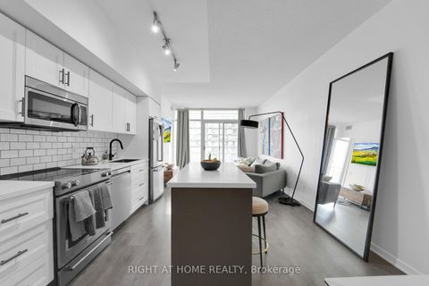 Photo 4 at 1414 - 105 THE QUEENSWAY, Swansea, Toronto