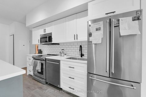 Photo 5 at 1414 - 105 THE QUEENSWAY, Swansea, Toronto