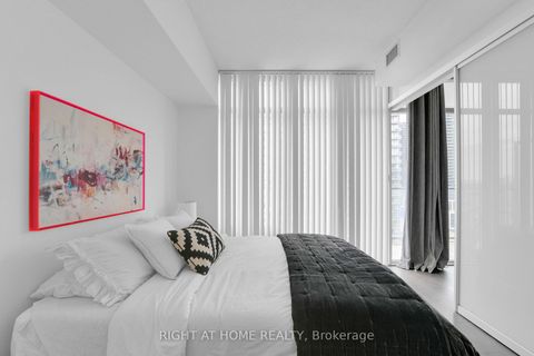 Photo 8 at 1414 - 105 THE QUEENSWAY, Swansea, Toronto