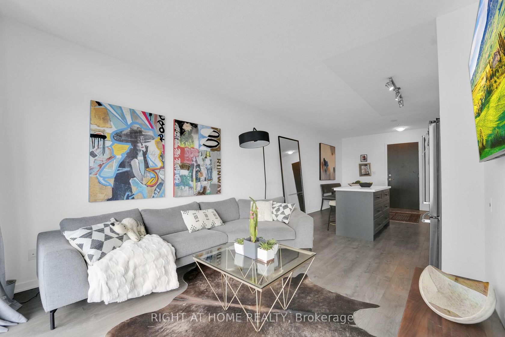 1414 - 105 THE QUEENSWAY, Swansea, Toronto 