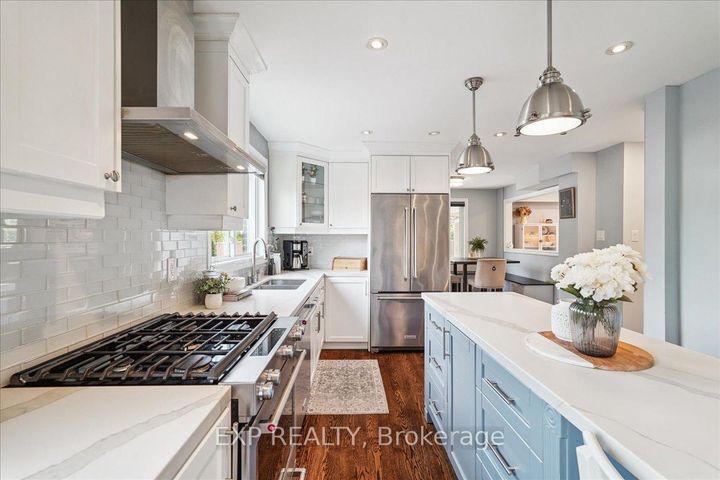 Photo 14 at 1923 Steepbank Crescent, Applewood, Mississauga