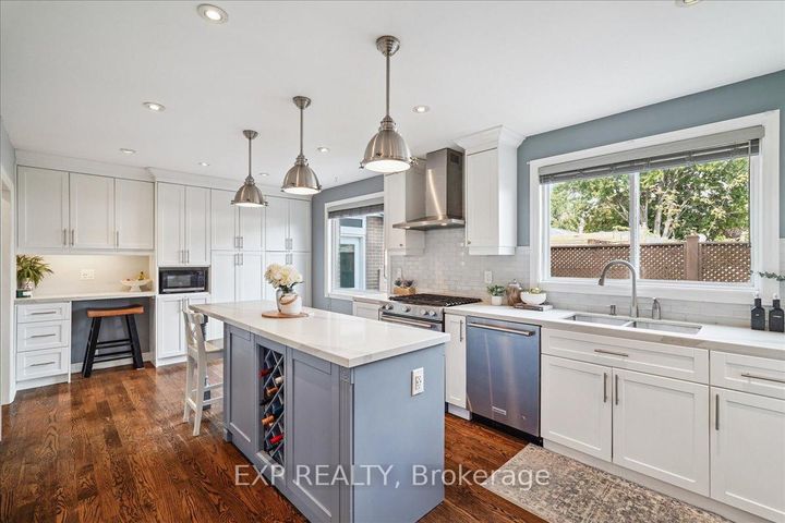 Photo 16 at 1923 Steepbank Crescent, Applewood, Mississauga