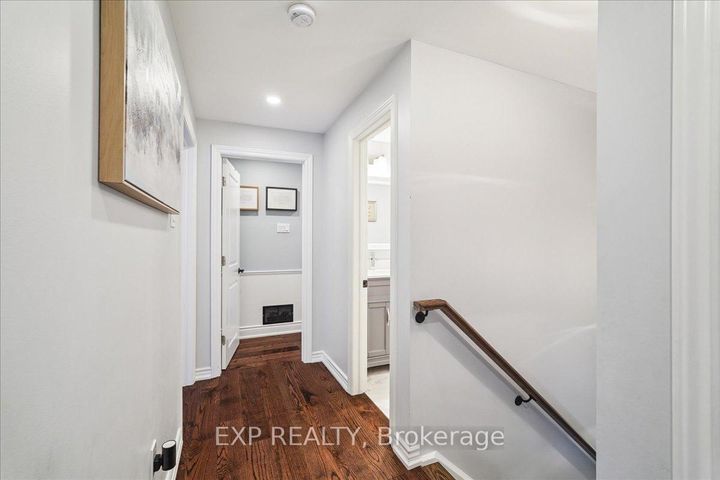 Photo 20 at 1923 Steepbank Crescent, Applewood, Mississauga