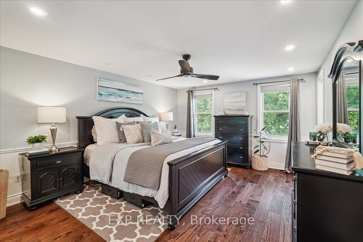 Photo 21 at 1923 Steepbank Crescent, Applewood, Mississauga