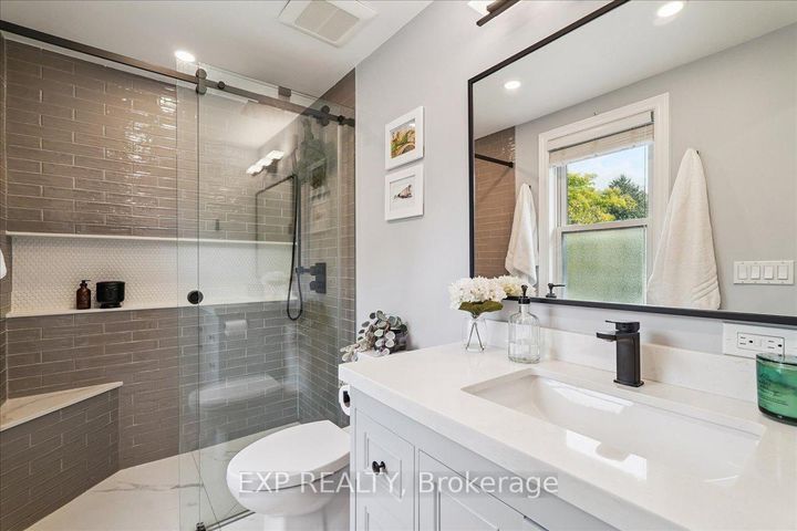 Photo 25 at 1923 Steepbank Crescent, Applewood, Mississauga