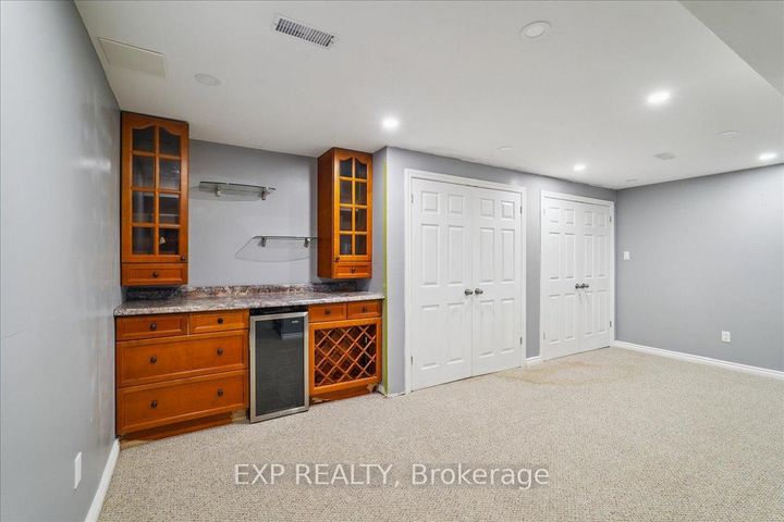 Photo 34 at 1923 Steepbank Crescent, Applewood, Mississauga