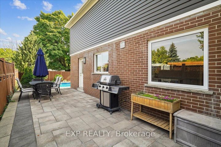 Photo 36 at 1923 Steepbank Crescent, Applewood, Mississauga