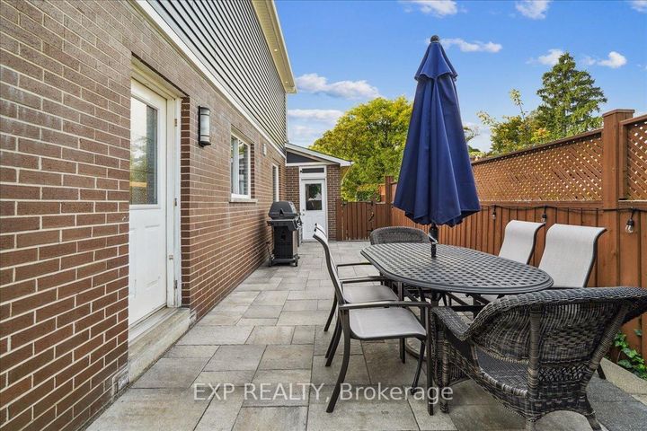 Photo 37 at 1923 Steepbank Crescent, Applewood, Mississauga