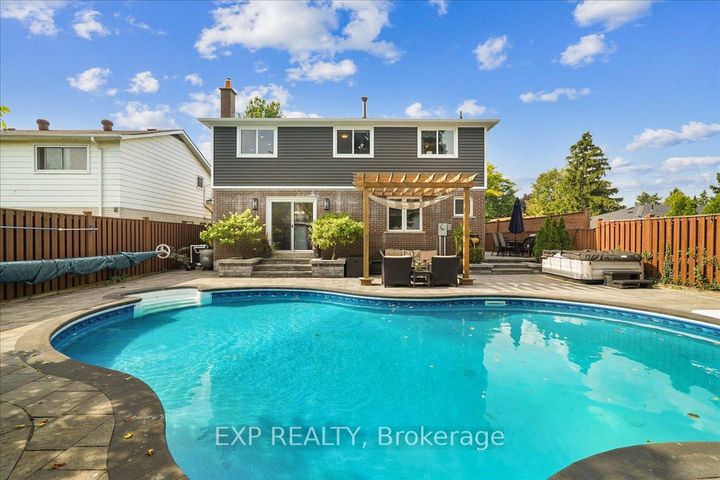 Photo 39 at 1923 Steepbank Crescent, Applewood, Mississauga