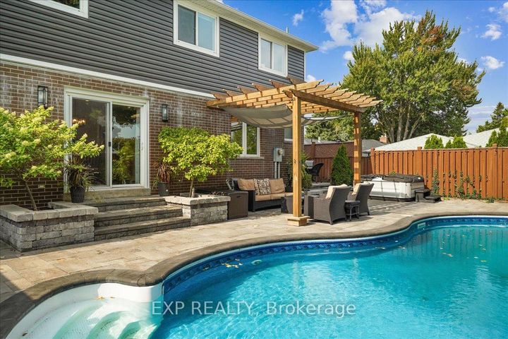 Photo 40 at 1923 Steepbank Crescent, Applewood, Mississauga