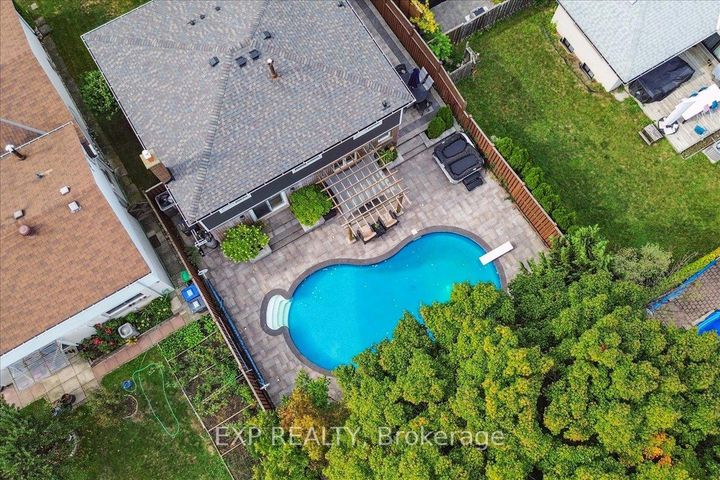Photo 42 at 1923 Steepbank Crescent, Applewood, Mississauga