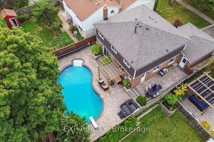 Photo 43 at 1923 Steepbank Crescent, Applewood, Mississauga