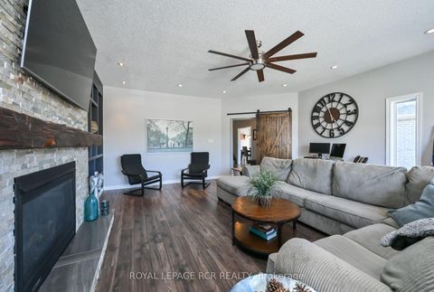 Photo 5 at 24 Tascona Court, Little Lake, Barrie